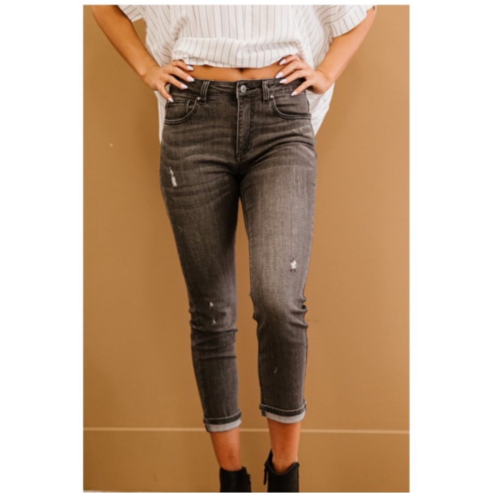 Risen distressed straight leg jeans